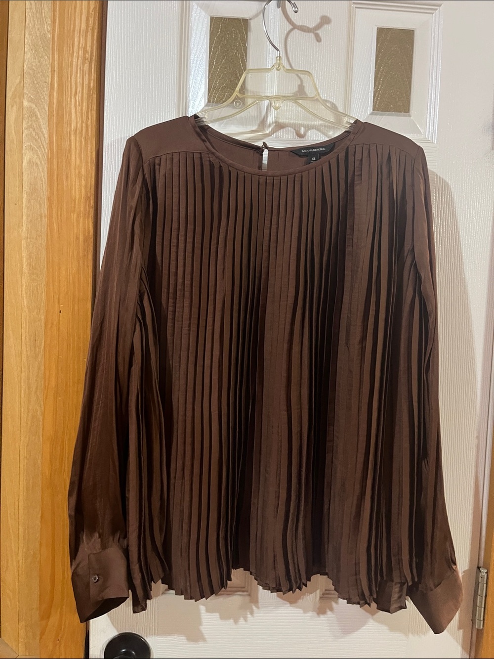 Banana Republic NWT  Brown Pleated Long-Sleeve Blouse
